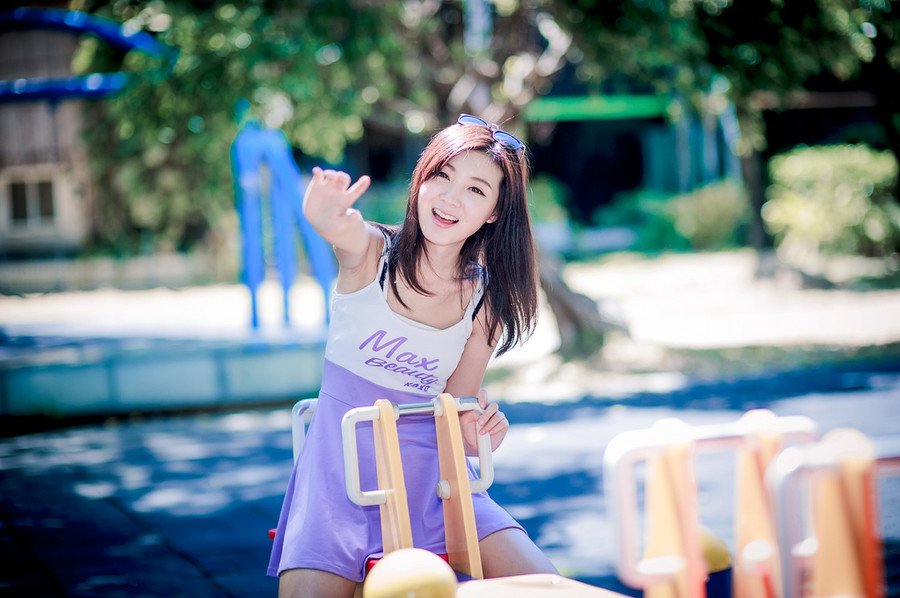 刘璝径直闯入刘璋的后院儿，询问了几个婢女家丁之后，便找到了刘璋的所在，都已经日上三竿，快到午时了，这时候竟然还在卧房，莫非真是身体不适？